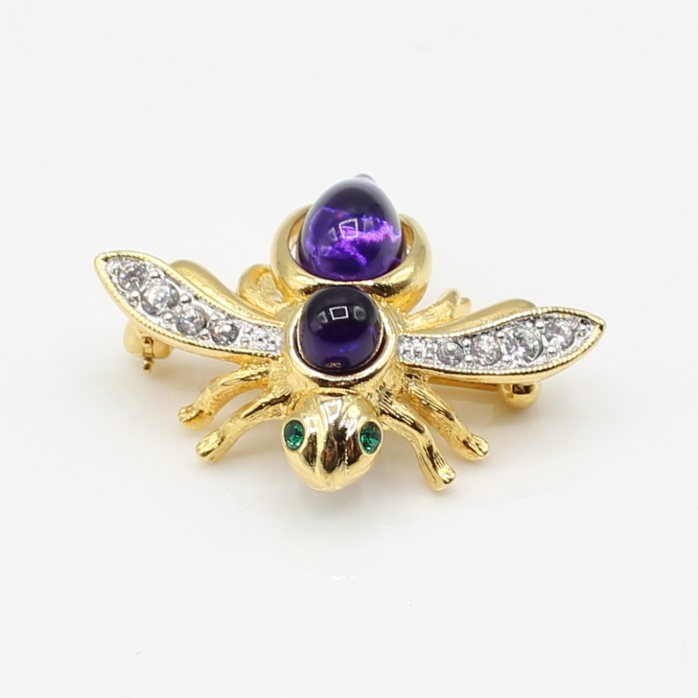 Vintage Joan Rivers bee brooch set